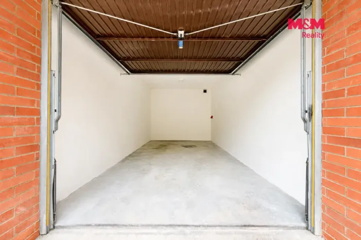 Pronájem garáže, Zlín, Nad Vývozem, 16 m2