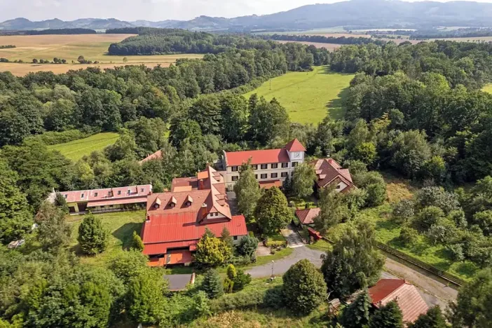 Dražba ubytování, Všechovice, 2500 m2