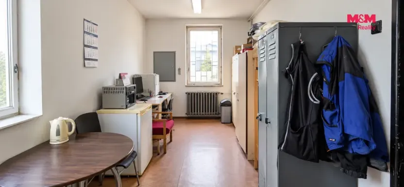 Pronájem obchodního prostoru, Staré Hradiště, 340 m2