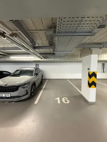 Pronájem garáže, Praha - Uhříněves, Ke kříži, 10 m2
