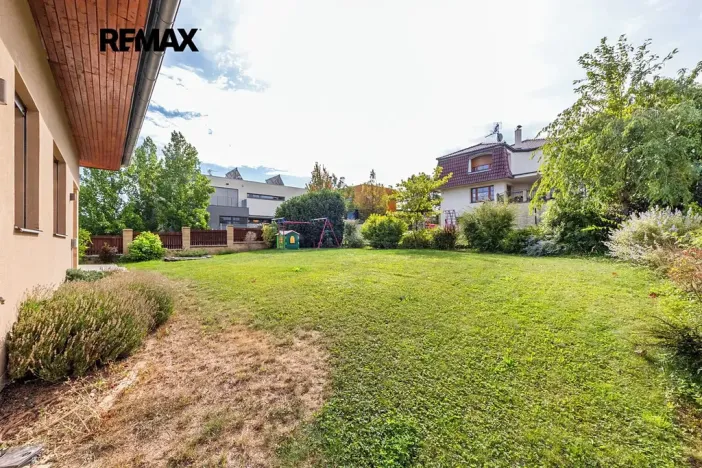 Prodej rodinného domu, Praha - Řeporyje, Havlůjové, 300 m2