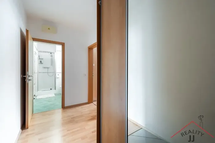 Prodej bytu 2+kk, Praha - Zbraslav, Neumannova, 42 m2