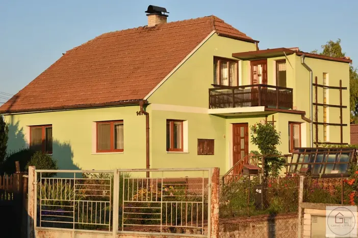 Prodej rodinného domu, Černuc, 240 m2