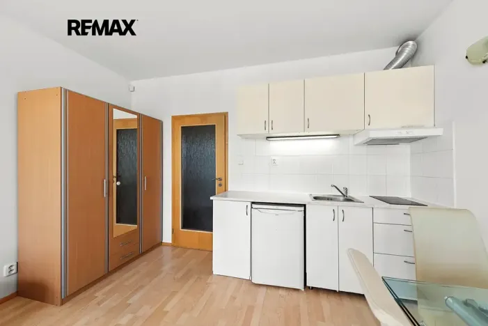 Prodej bytu 1+kk, Praha - Záběhlice, Mattioliho, 32 m2