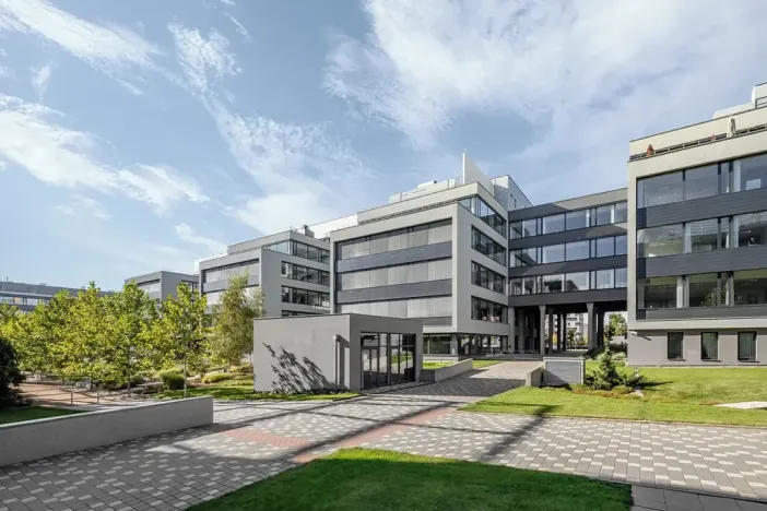 Pronájem kanceláře, Praha - Stodůlky, náměstí Junkových, 500 m2