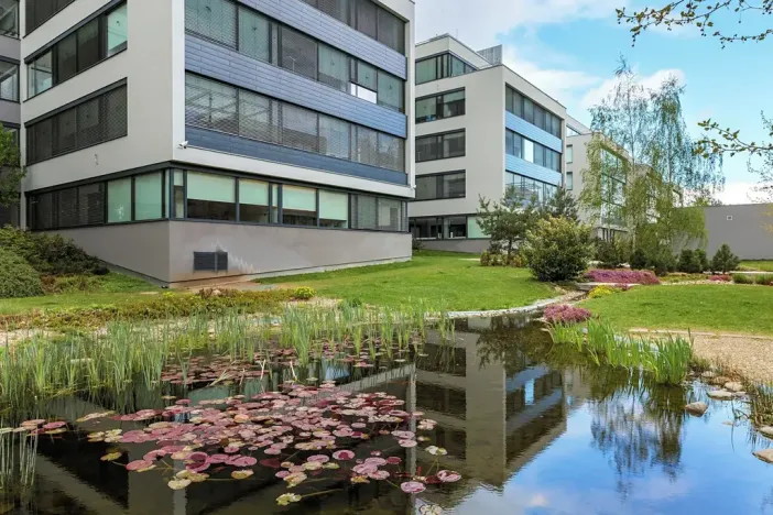 Pronájem kanceláře, Praha - Stodůlky, náměstí Junkových, 500 m2
