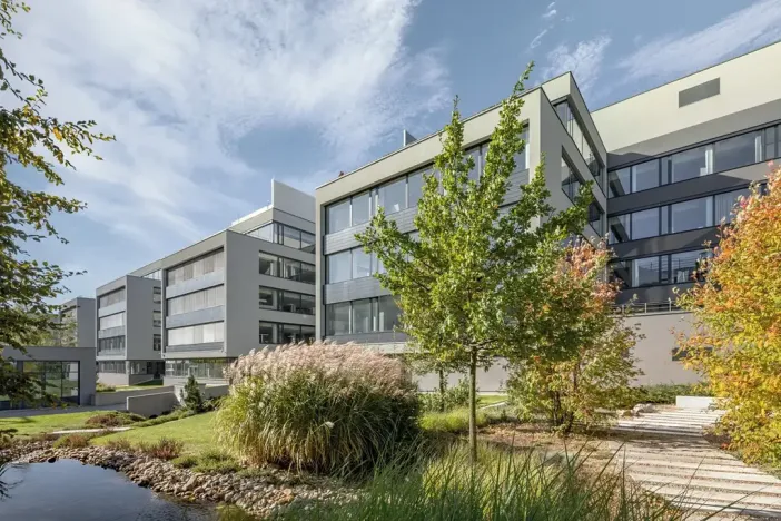 Pronájem kanceláře, Praha - Stodůlky, náměstí Junkových, 1500 m2