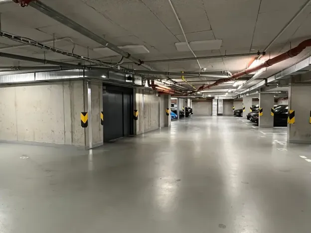 Pronájem garážového stání, Praha - Smíchov, Pod Barvířkou, 16 m2