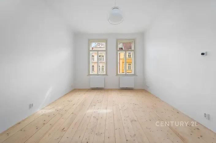 Pronájem bytu 1+kk, Praha - Nusle, Sezimova, 31 m2
