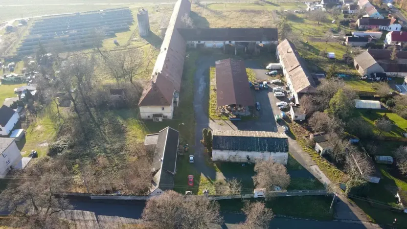 Prodej komerční, Čachovice - Struhy, 350 m2