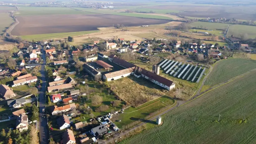 Prodej výrobních prostor, Čachovice - Struhy, 350 m2