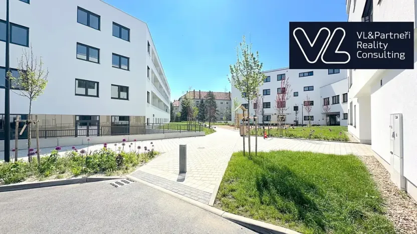 Pronájem garážového stání, Šlapanice, 15 m2
