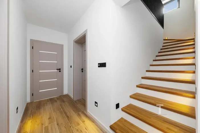 Prodej rodinného domu, Černovice, 200 m2
