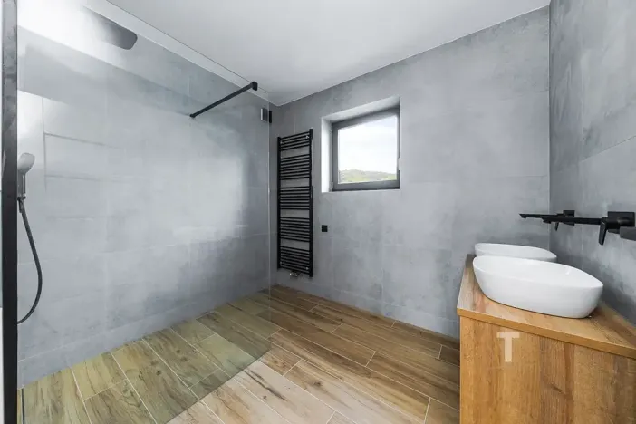 Prodej rodinného domu, Černovice, 200 m2