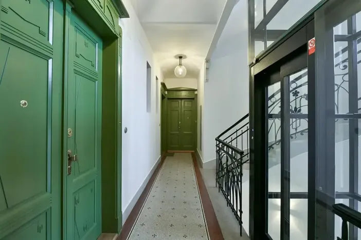 Pronájem bytu 2+kk, Praha - Vinohrady, náměstí Jiřího z Poděbrad, 56 m2