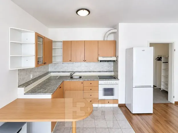 Pronájem bytu 1+kk, Praha - Smíchov, Tomkova, 33 m2