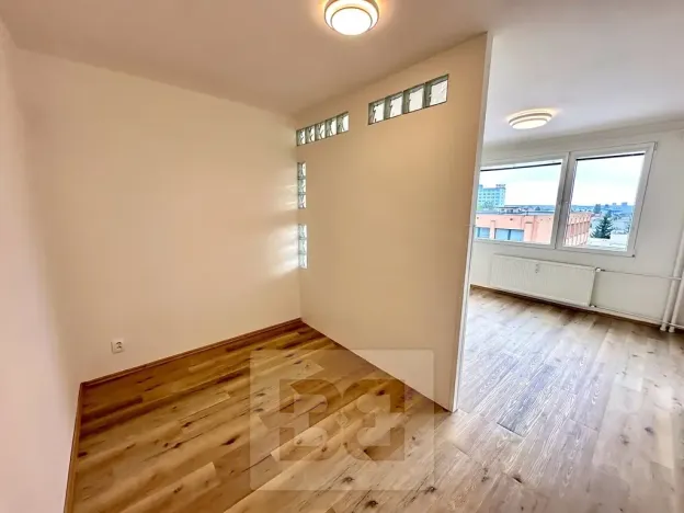Pronájem bytu 1+1, Praha, 39 m2