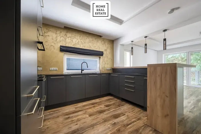 Prodej bytu 3+kk, Karlovy Vary, Šumavská, 171 m2
