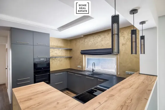 Prodej bytu 3+kk, Karlovy Vary, Šumavská, 171 m2