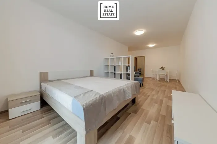 Pronájem bytu 1+kk, Praha - Strašnice, Zvěřinova, 48 m2