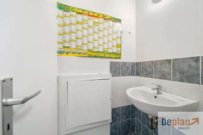 Pronájem obchodního prostoru, Brno, Kosmova, 58 m2