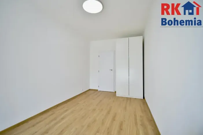 Pronájem bytu 3+1, Praha - Modřany, Mladenovova, 75 m2