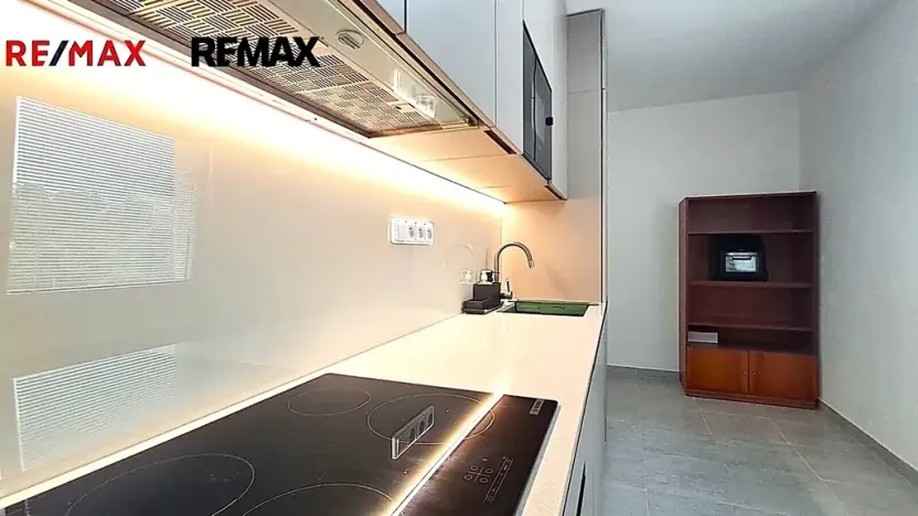 Pronájem bytu 3+1, Praha - Košíře, Plzeňská, 76 m2