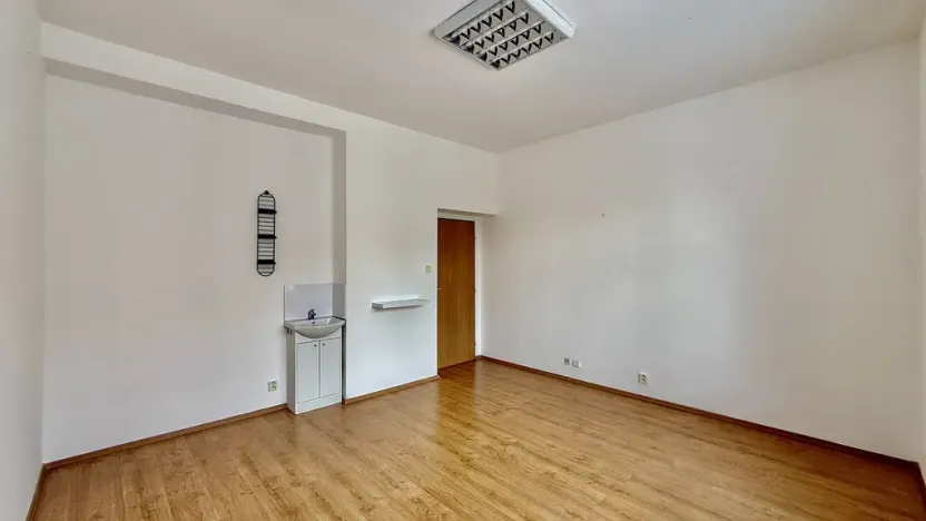 Pronájem obchodního prostoru, Ostrava - Mariánské Hory, Korunní, 30 m2