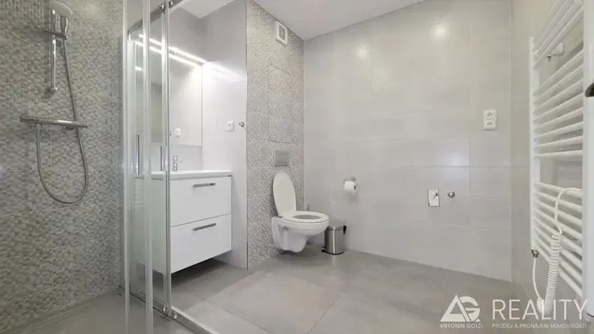 Pronájem bytu 3+1, Praha - Dejvice, Krohova, 76 m2