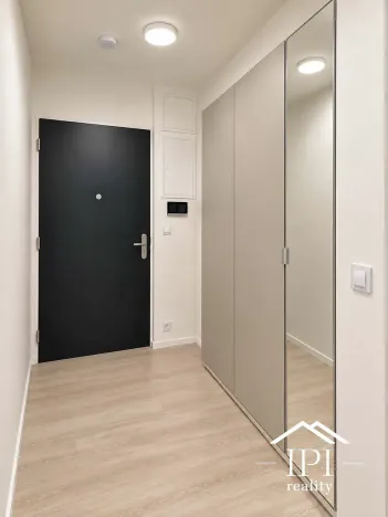 Pronájem bytu 1+kk, Praha - Kbely, Mladoboleslavská, 27 m2
