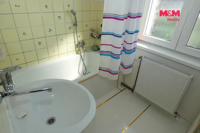 Prodej bytu 4+1, Starý Kolín - Bašta, B. Smetany, 64 m2