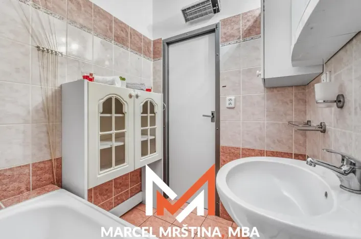 Prodej bytu 3+1, Náchod - Staré Město nad Metují, Růžová, 74 m2