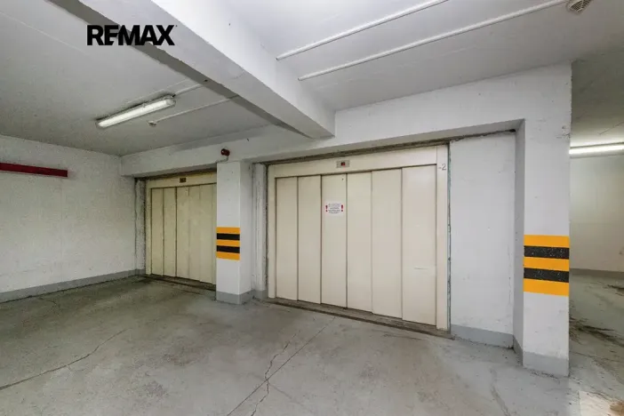 Prodej garážového stání, Praha - Břevnov, Rejchova, 12 m2