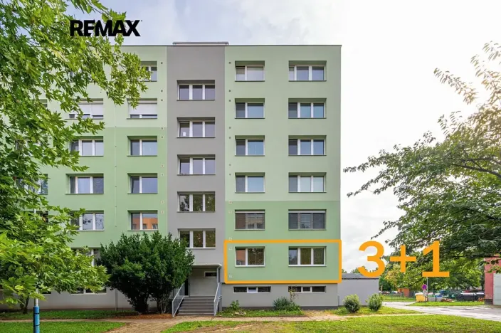 Prodej bytu 3+1, Břeclav, Na Valtické, 68 m2
