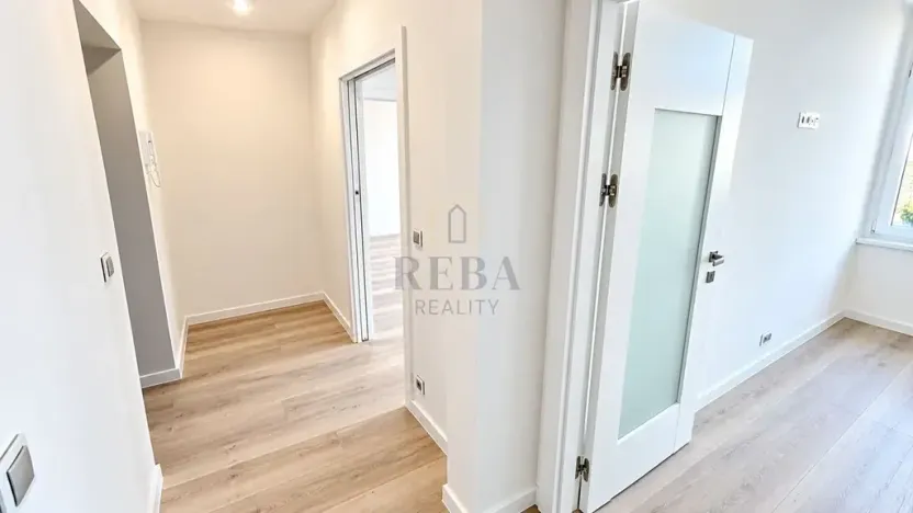 Prodej bytu 2+1, Karlovy Vary, náměstí Dr. M. Horákové, 52 m2