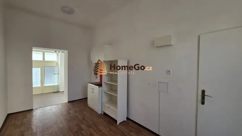 Pronájem obchodního prostoru, Praha - Vršovice, Žitomírská, 31 m2