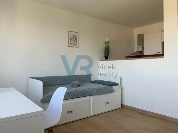 Pronájem bytu 1+kk, Trhové Sviny, Budovatelská, 30 m2