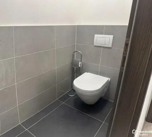 Pronájem bytu 2+kk, Olomouc, Slavonínská, 59 m2