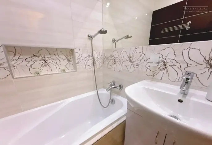 Prodej bytu 3+1, Karviná, Majakovského, 80 m2