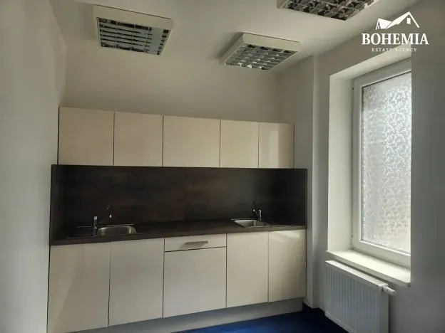Pronájem obchodního prostoru, Teplice, 28. října, 80 m2