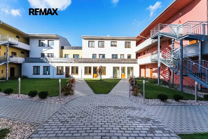 Pronájem bytu 1+kk, Lavičky, 53 m2