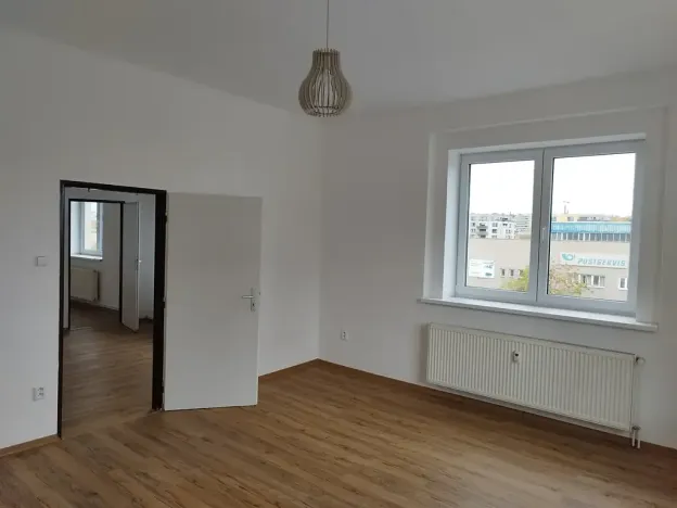 Pronájem bytu 2+1, Praha - Vysočany, Poděbradská, 77 m2
