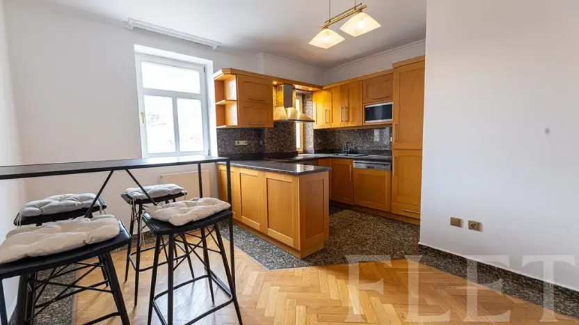 Pronájem bytu 3+1, Praha - Smíchov, Tomáškova, 117 m2