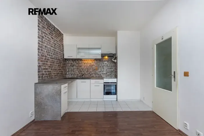 Prodej bytu 2+kk, Praha - Kyje, Lipnická, 42 m2