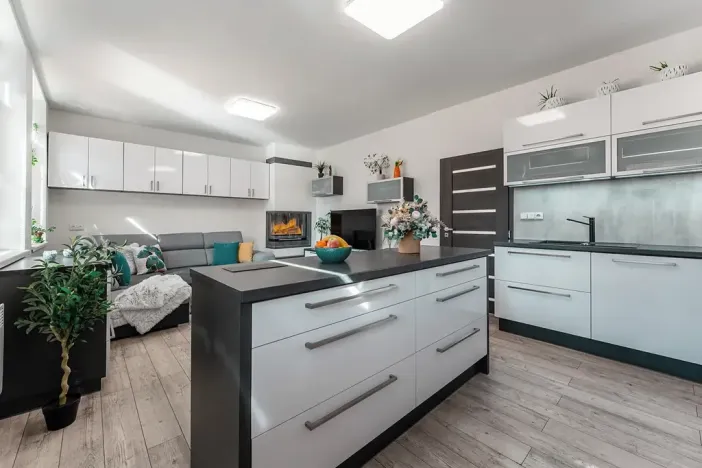 Prodej komerční nemovitosti, Zbýšov, Na drahách, 549 m2