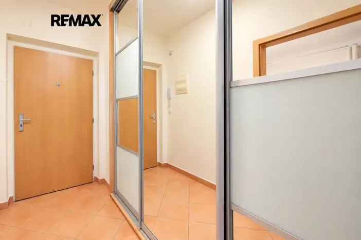 Prodej bytu 1+kk, Praha - Strašnice, Názovská, 35 m2