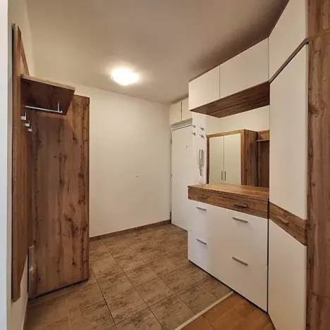 Pronájem bytu 2+1, Praha - Smíchov, Podbělohorská, 42 m2