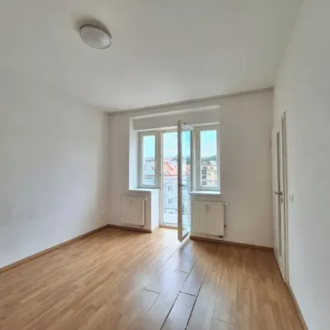 Pronájem bytu 2+1, Praha - Smíchov, Podbělohorská, 42 m2