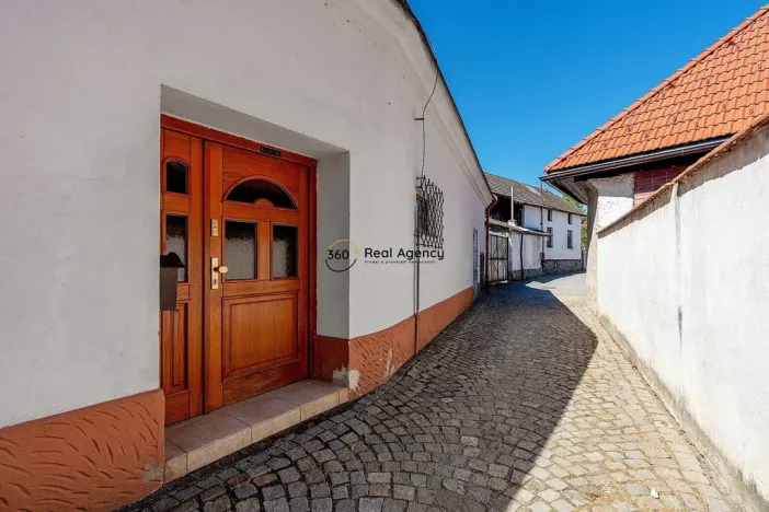 Prodej obchodního prostoru, Kamenice nad Lipou, Masarykova, 390 m2