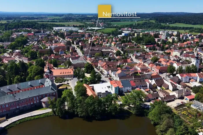 Prodej obchodního prostoru, Kamenice nad Lipou, Masarykova, 390 m2